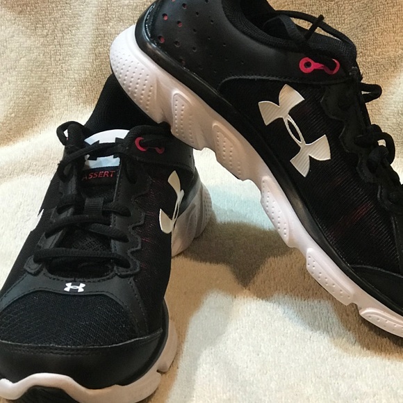 Under Armour Shoes - Under Armour UA Micro G Assert 6 - size 8